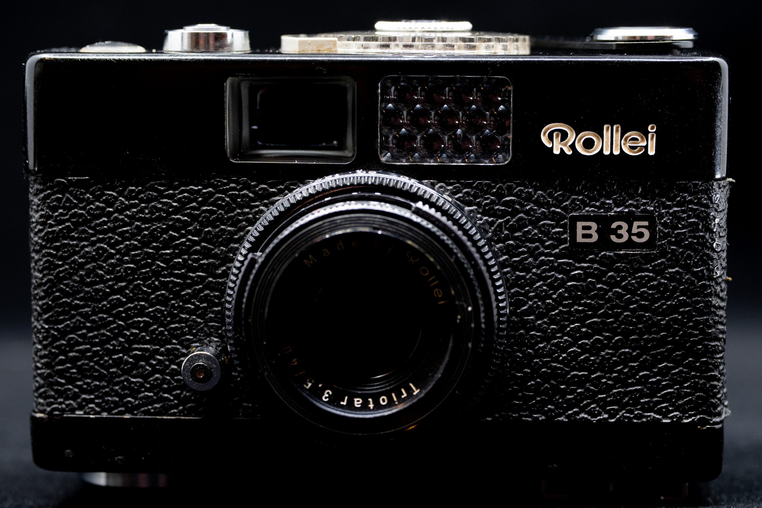 Right out of the pocket: Rollei B35 - Vintage-photo